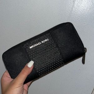Michael Kors Zip Wallet